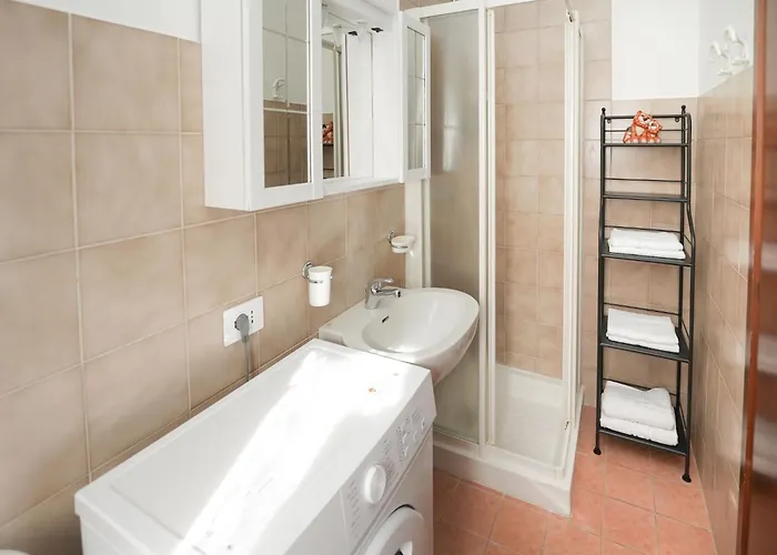 Re-ri By Interhome 라베노-몸벨로