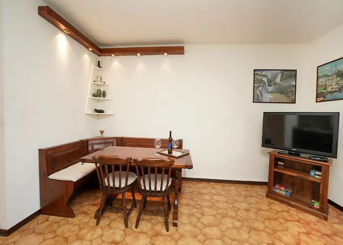 펜션 Re-ri By Interhome 라베노-몸벨로